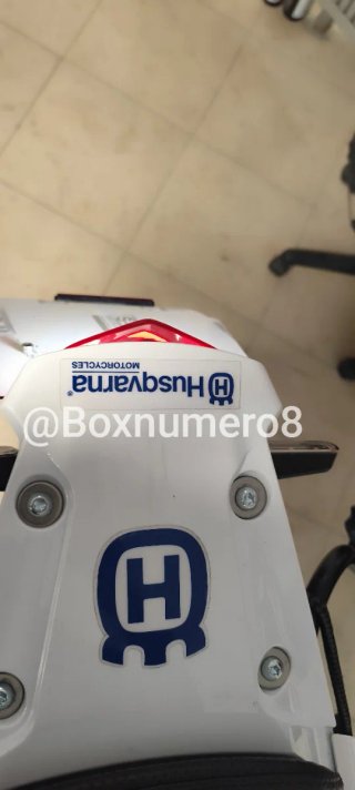 Faro trasero Husqvarna Norden 901