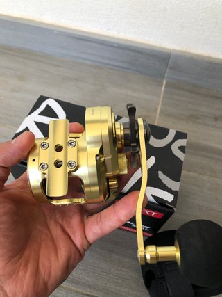 Carrete Hart Brutal SD 50L Dorado