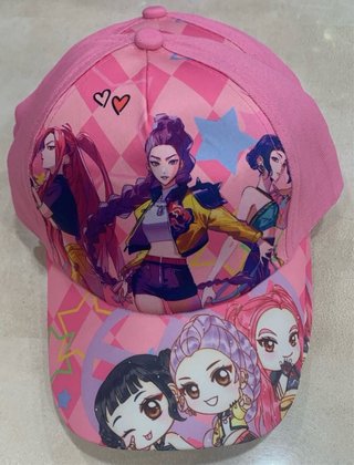 Gorra rosa con estampado de chicas anime
