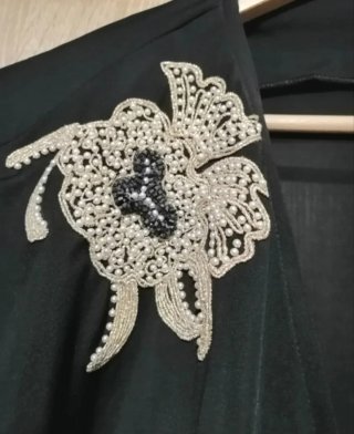 Blazer negro vintage con bordado
