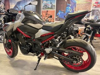 Kawasaki Z 900 Full
