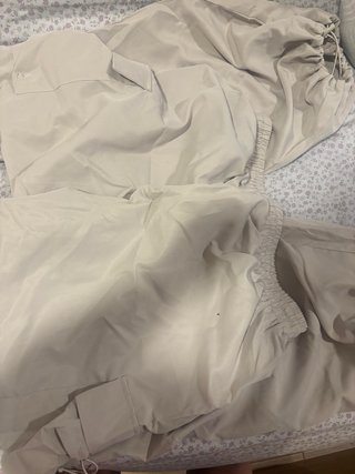 Pantalón cargo beige talla L