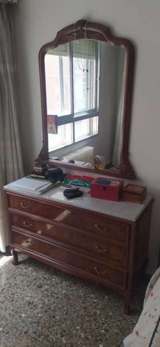 Conjunto habitación madera y mármol