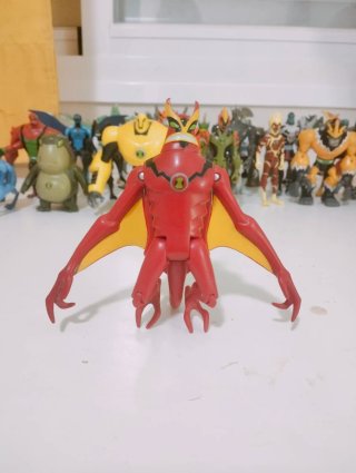 Jetray Ben 10 Figura de Acción