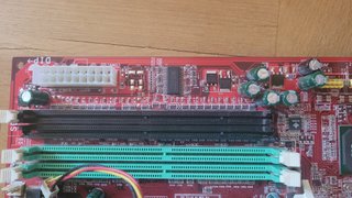 Placa Base MSI Roja Retro + pentium 4 + disipador