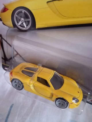 Hot Wheels Porsche Carrera GT Premium