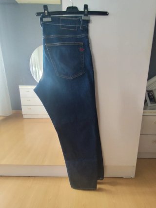 Pantalón vaquero Diesel chico azul