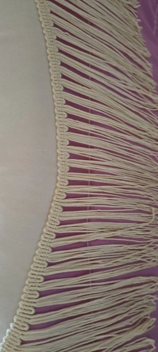 Scialle colore panna dipinto a mano con frange