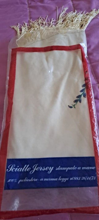 Scialle colore panna dipinto a mano con frange