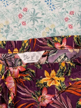 Pantalones cortos florales morados