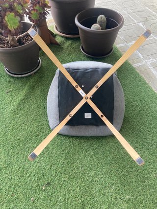 Silla de comedor de tela y madera