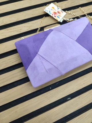Bolso de fiesta tipo clutch morado