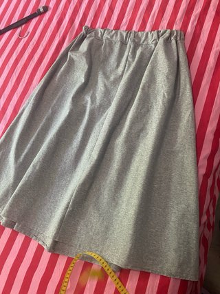 Falda gris tipo chándal
