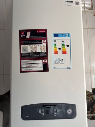 Caldaia a gas Ariston CARES S