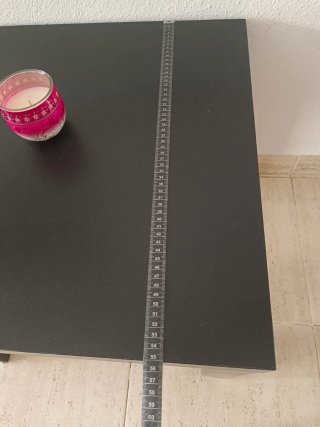Mesa auxiliar negra pequeña