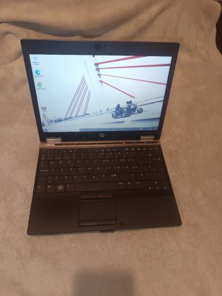 Portátil HP i7 mini pequeñito y potente HP 12"