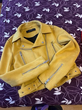 Cazadora efecto ante Zara amarilla Talla S