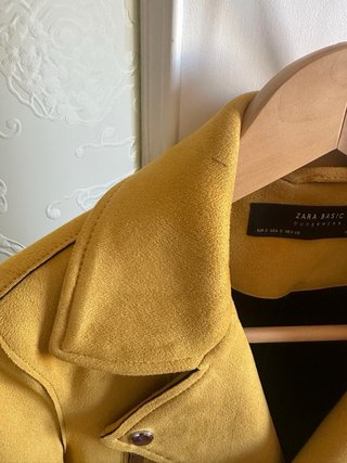 Cazadora efecto ante Zara amarilla Talla S