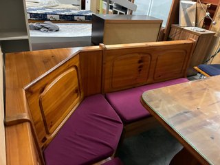 Rinconera pino + mesa y sillas SEGUNDA MANO