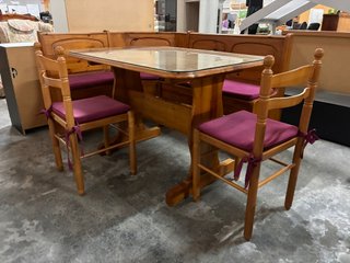 Rinconera pino + mesa y sillas SEGUNDA MANO