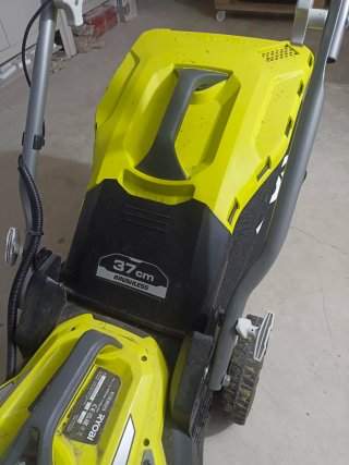 Cortacésped Ryobi 37cm Brushless