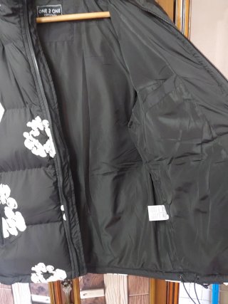 Cazadora estampada negra y blanca
