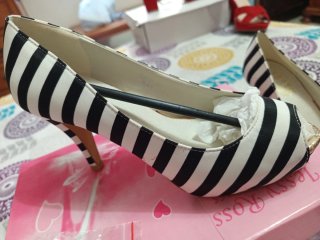 Zapatos tacón bajo rayas cebra