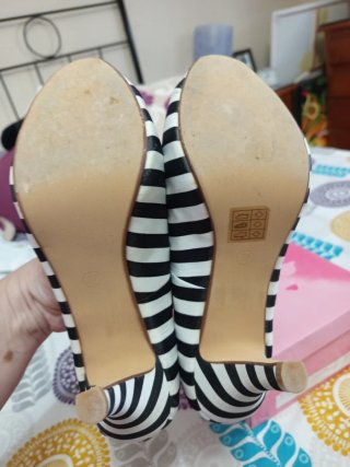 Zapatos tacón bajo rayas cebra