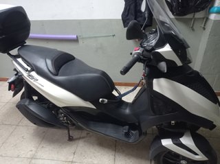 Piaggio MP3 Yourban 300 Scooter