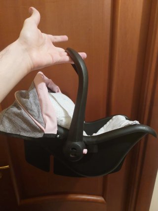 Bambola con seggiolino auto e Biberon