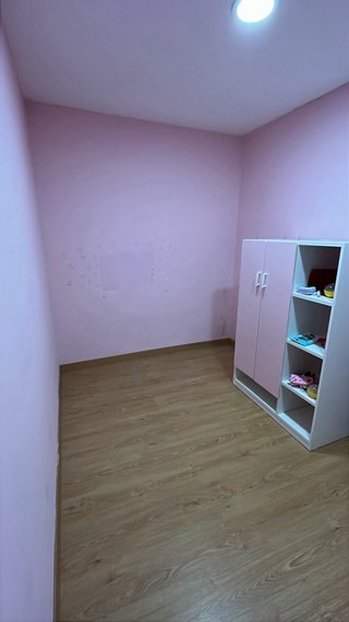 Armario Blanco y Rosa Ikea