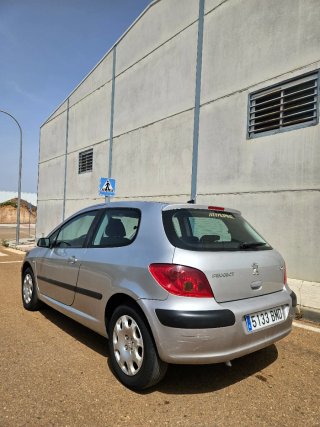 Peugeot 307