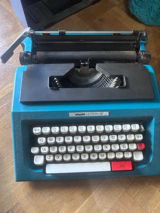 Máquina de escribir Olivetti Lettera 52