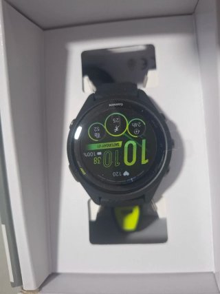 Reloj Garmin Forerunner 265S Negro/Amarillo