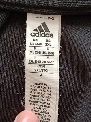 Chaqueta fina original Adidas. Talla L. Nueva.