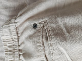 Bermudas marca Álvaro Moreno. Talla 42. Nuevas.