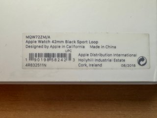 Apple Watch 42mm. Black Sport Loop