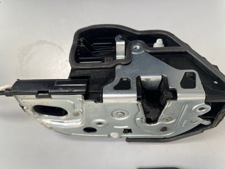 Cerraduras puertas Soft Close BMW Serie 7