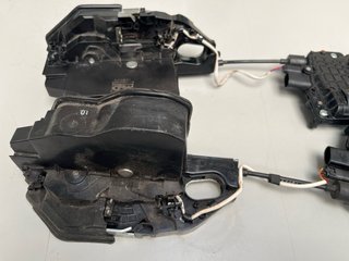 Cerraduras puertas Soft Close BMW Serie 7