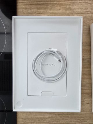 iPad Air 11 2025 128GB Nuevo + Funda + Ticket
