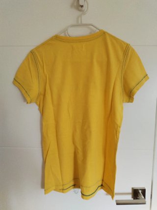 Camiseta amarilla Bershka AMAZING