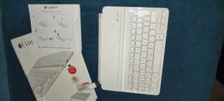 Logitech Ultrathin Keyboard Cover iPad Air