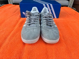 Adidas Gazelle Gris claro