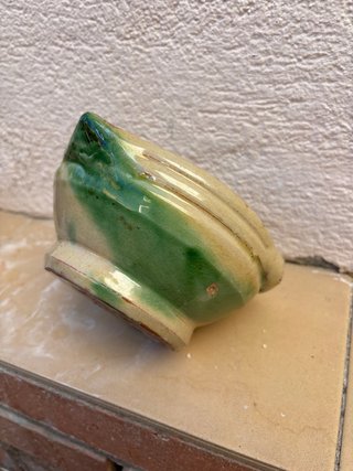 Mortero de cerámica antiguo