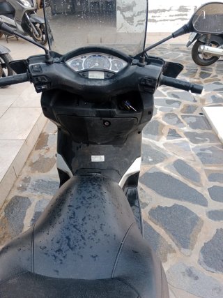 Yamaha Xmax 250cc Negra/Plata.