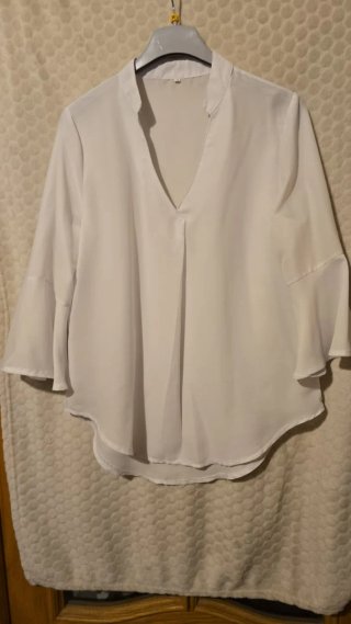 Blusa blanca manga acampanada talla M