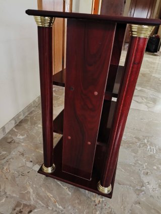Mueble librería con ruedas