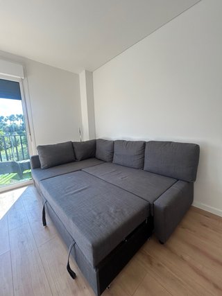 Sofá Cama Gris + Mesa Centro Cristal