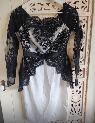 Vestido encaje y raso negro/blanco