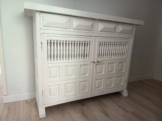 Mueble recibidor de madera blanco